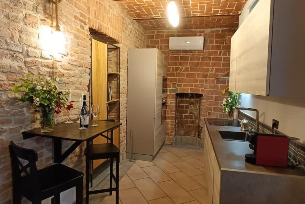 Piazza Statuto-Appartamento Tra Le Mura A-C E Wi-Fi Асти Екстериор снимка
