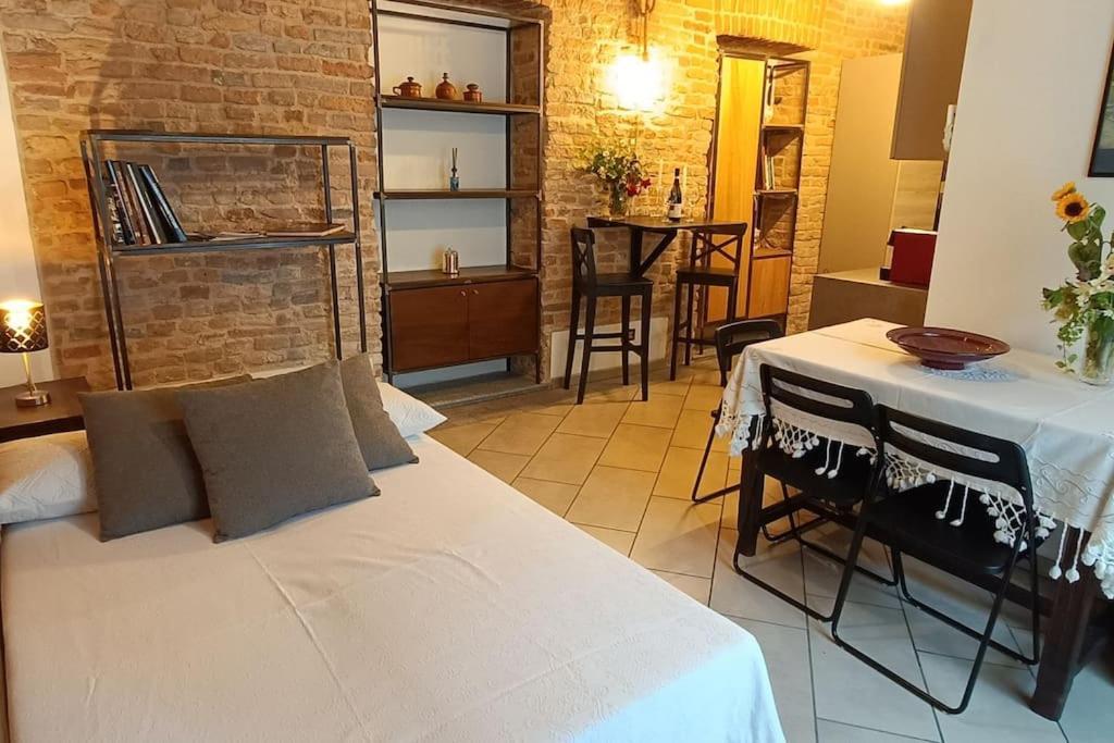 Piazza Statuto-Appartamento Tra Le Mura A-C E Wi-Fi Асти Екстериор снимка